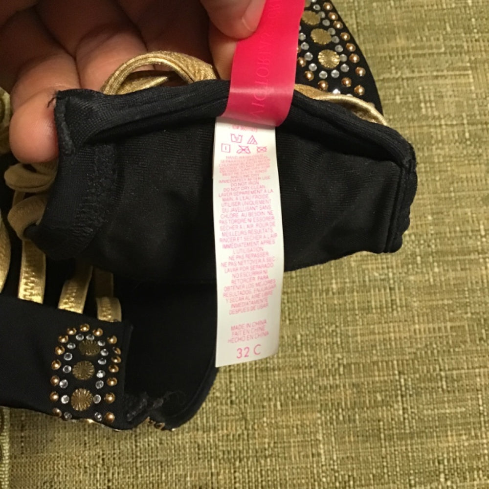 Victoria secret swim suit top 32 C