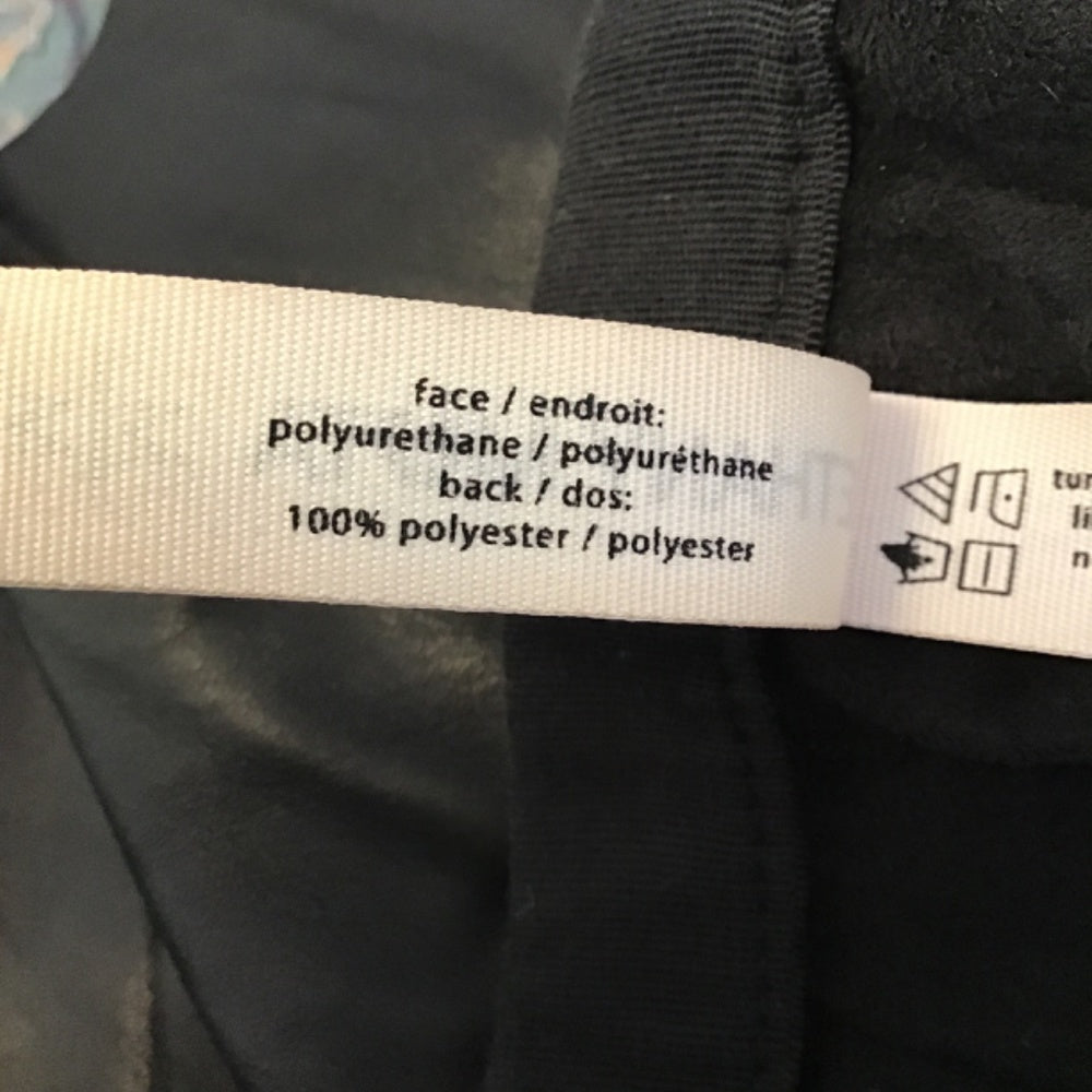 🎀 Fun flirty skater faux leather skirt szM