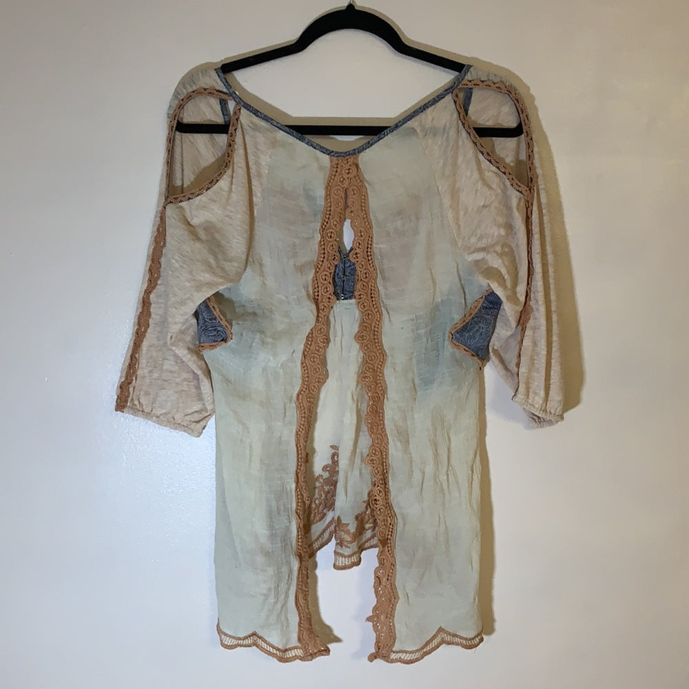 Gimmicks by BKE Paisley OpenBack Bohemian Blouse sz M