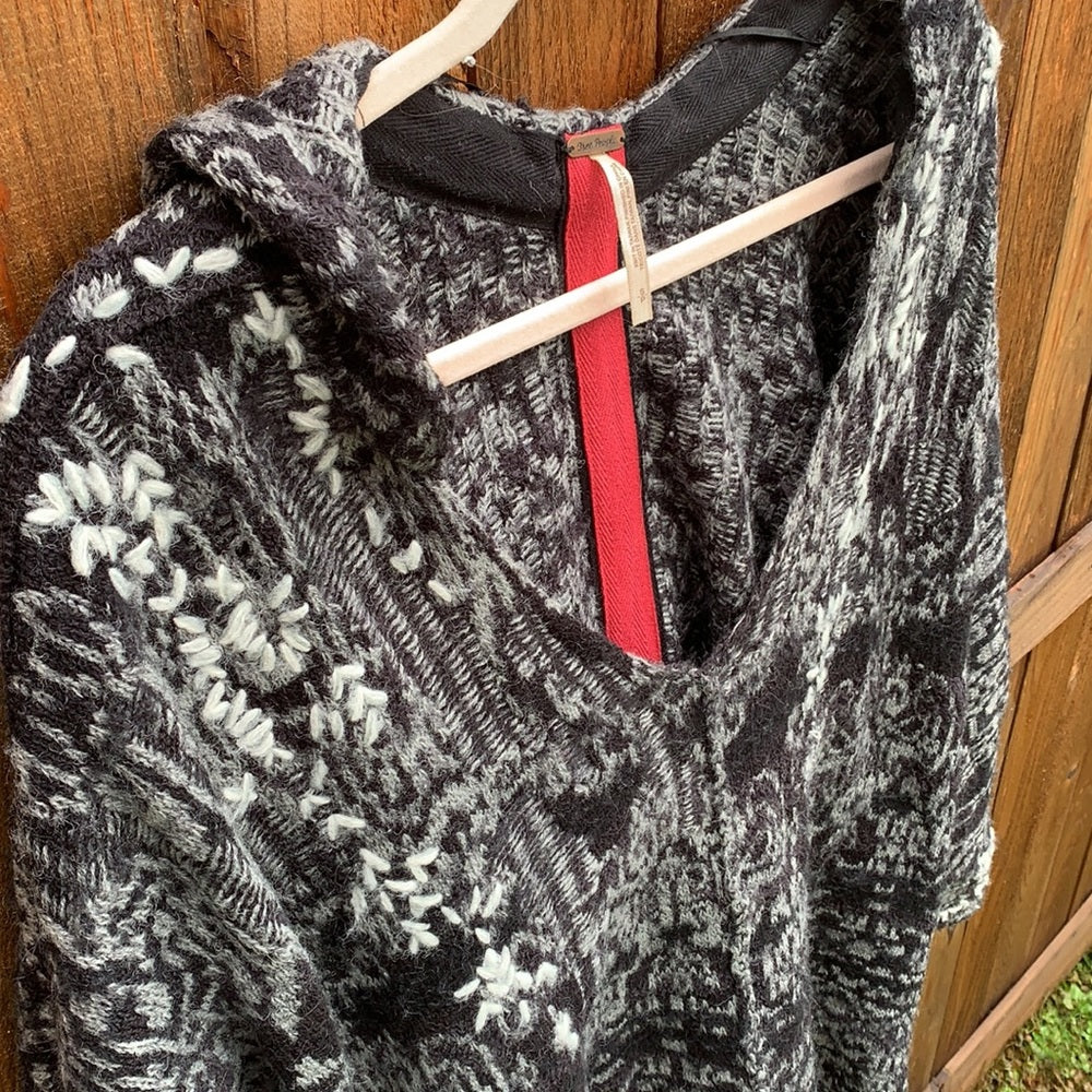 Free People Cozy Knit Pattern Scoop neck Sweater w/ hood sz small black and grey