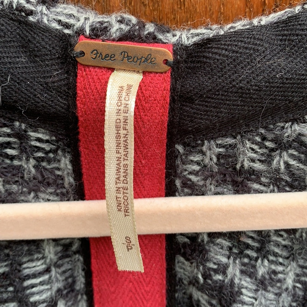 Free People Cozy Knit Pattern Scoop neck Sweater w/ hood sz small black and grey