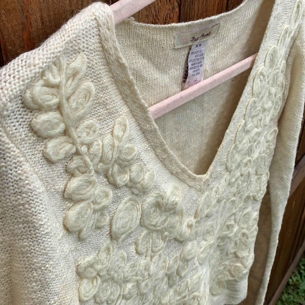 Free People Floral Embroidered Sweater M extra long sleeves