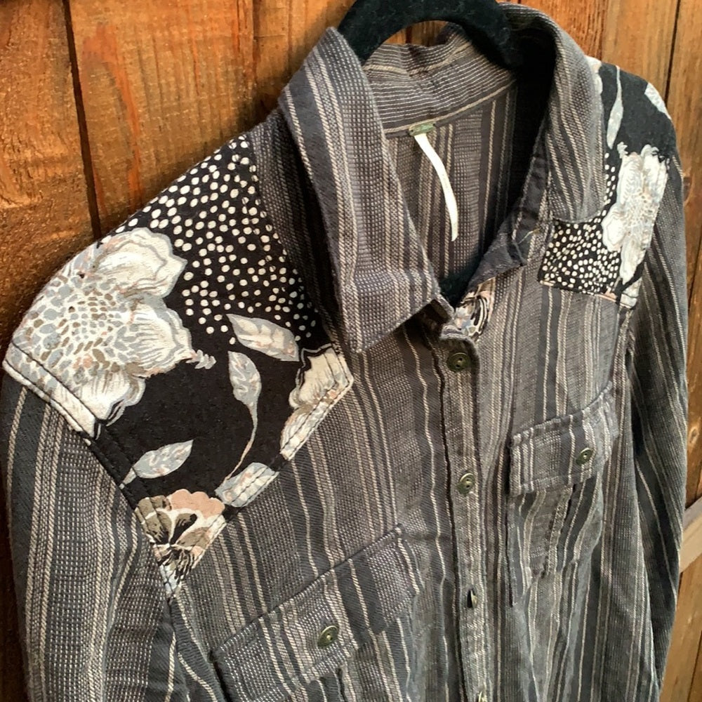 Free People Striped Floral Button Blouse sz XS long sleeve 100 cotton