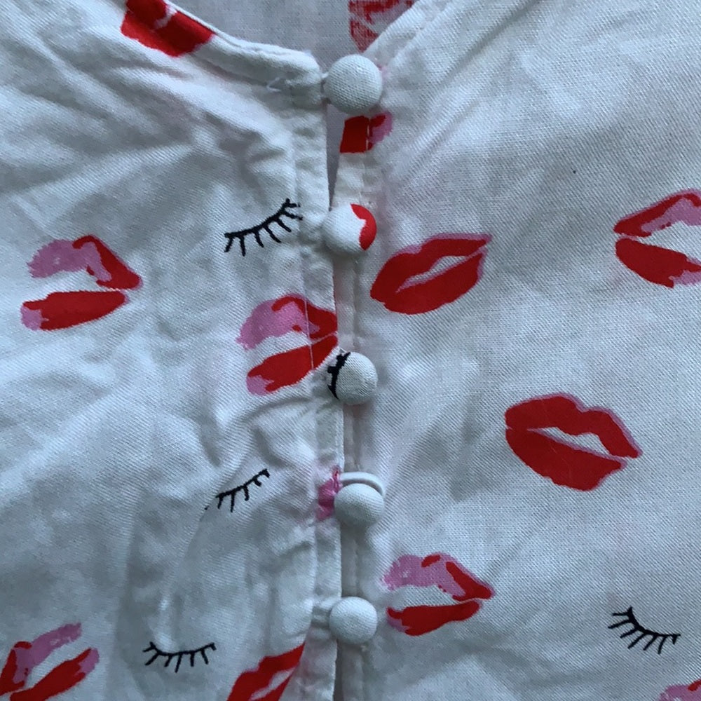 Japna Adorable Kiss Wink Button white Blouse size XS