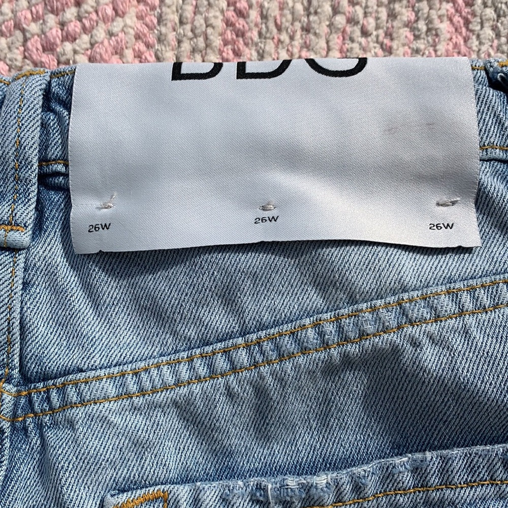 BDG Distressed Light Wash Straight Jean 26W