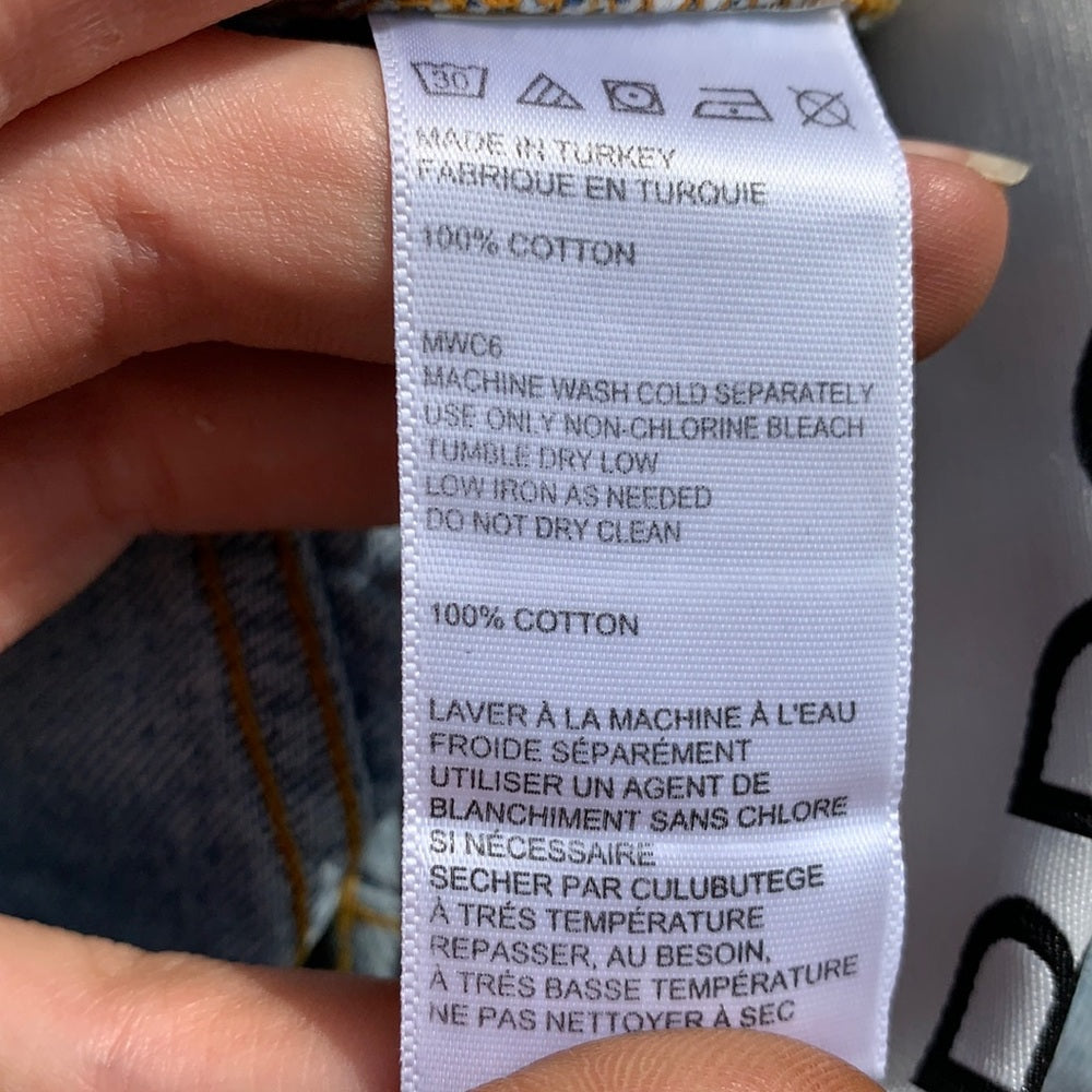 BDG Distressed Light Wash Straight Jean 26W