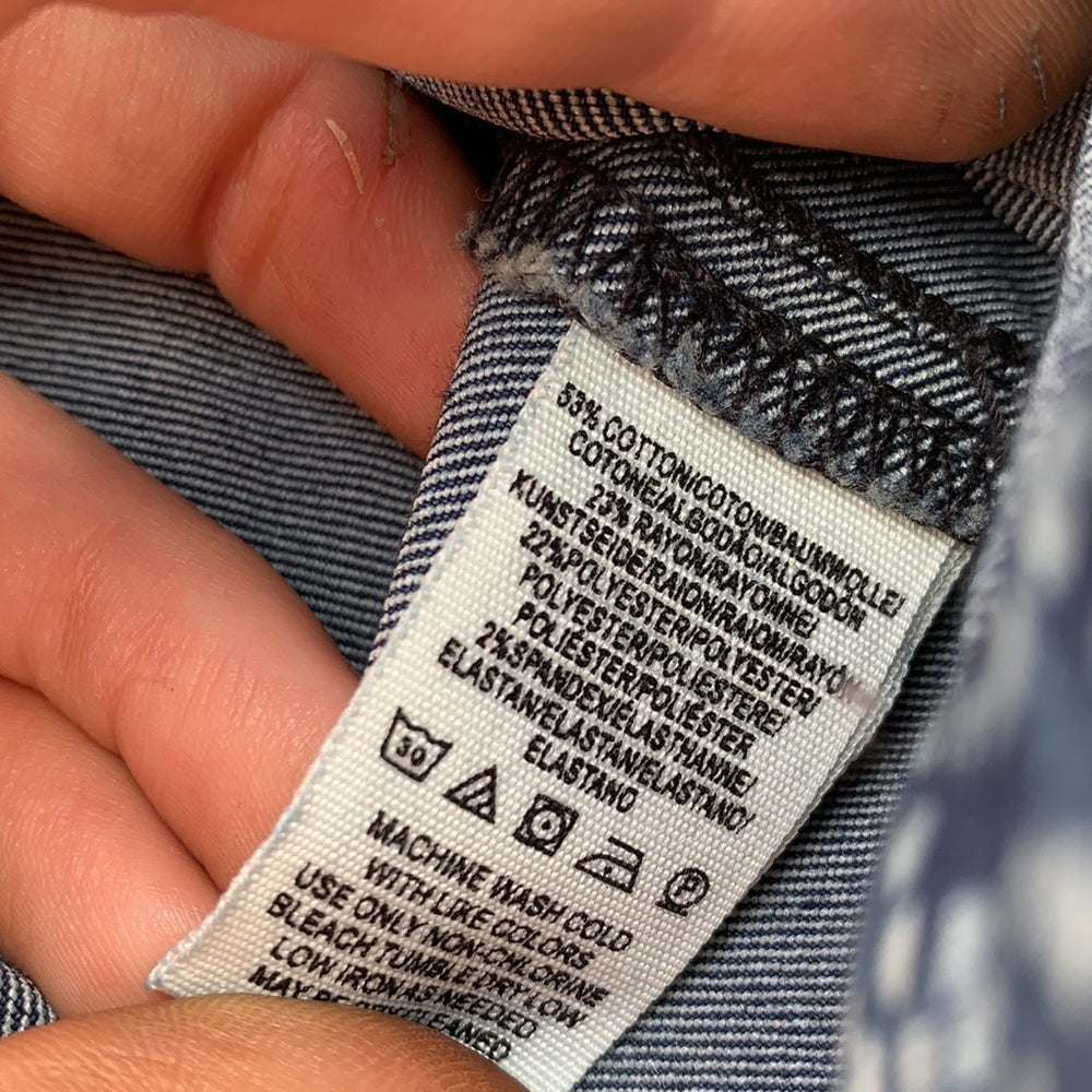 Free People Fun Funky Bellbottoms sz 24 embroidery, blue, and white paisley