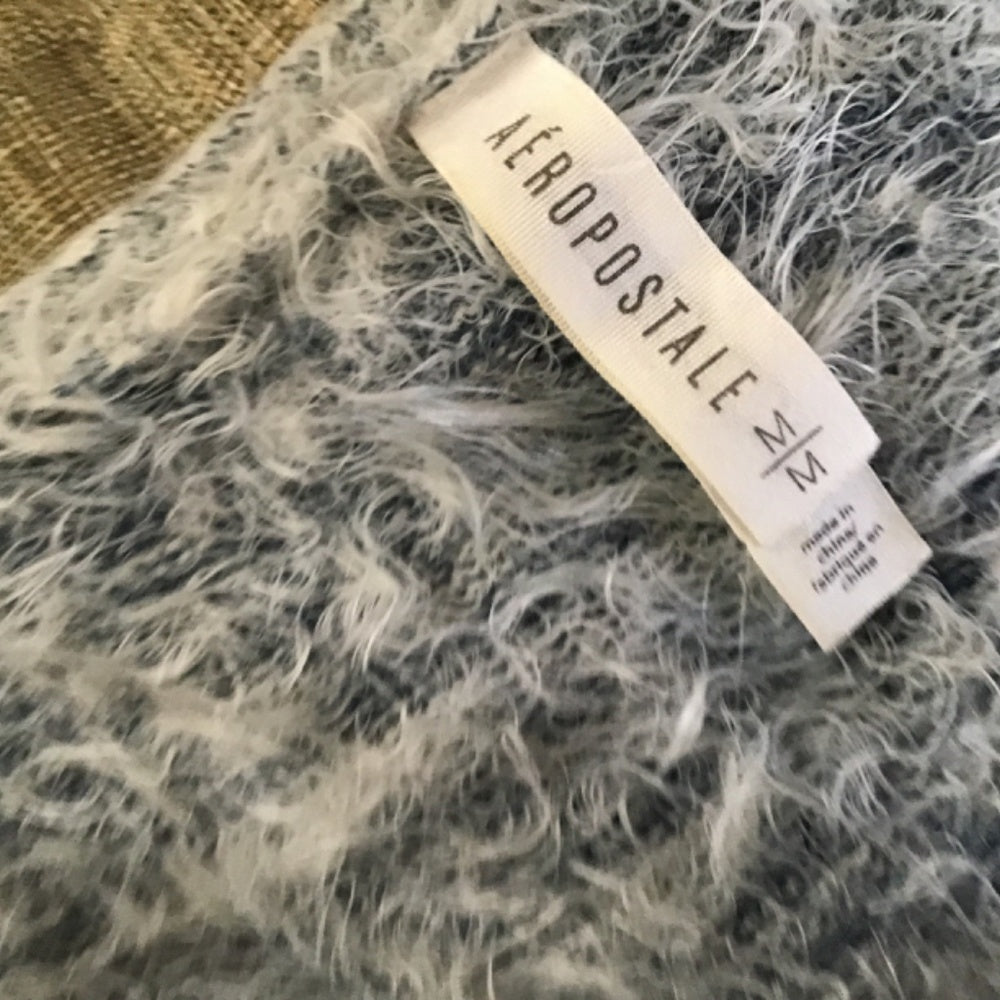 Aeropostale Sweater size M blue / white