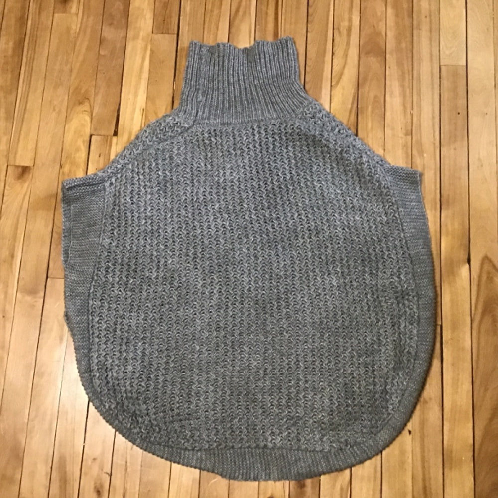 Lauren Conrad Sweater size OS
