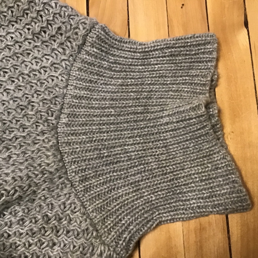 Lauren Conrad Sweater size OS