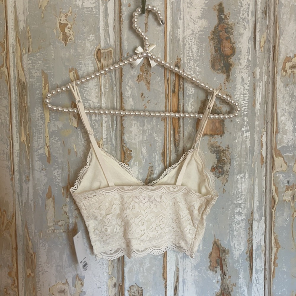 Bundle white crop tops new with tag lace pretty little layers and Kirra