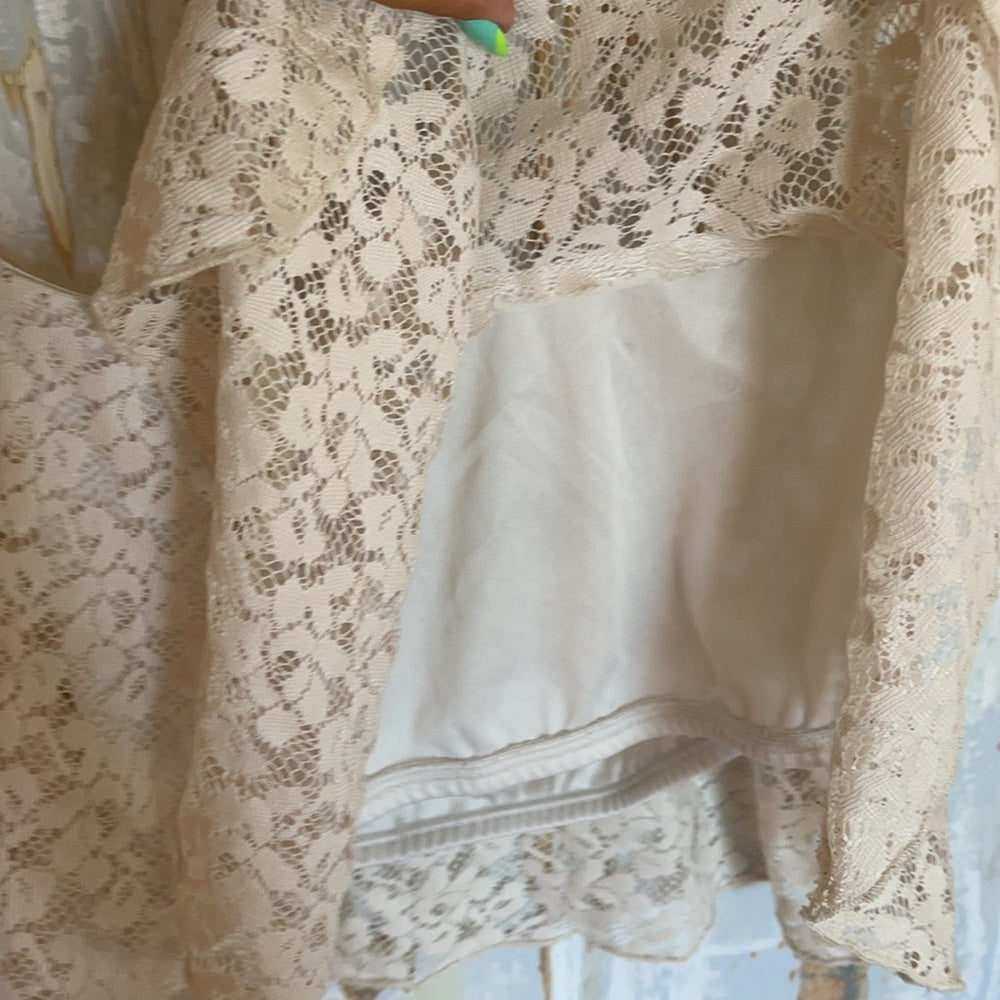 Bundle white crop tops new with tag lace pretty little layers and Kirra