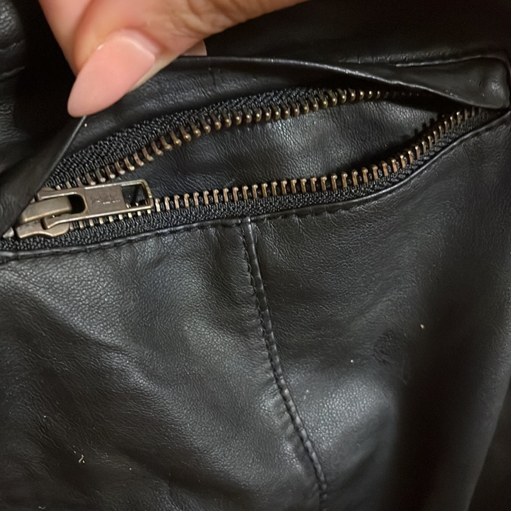 Free People vegan Black pleater Pants size 6