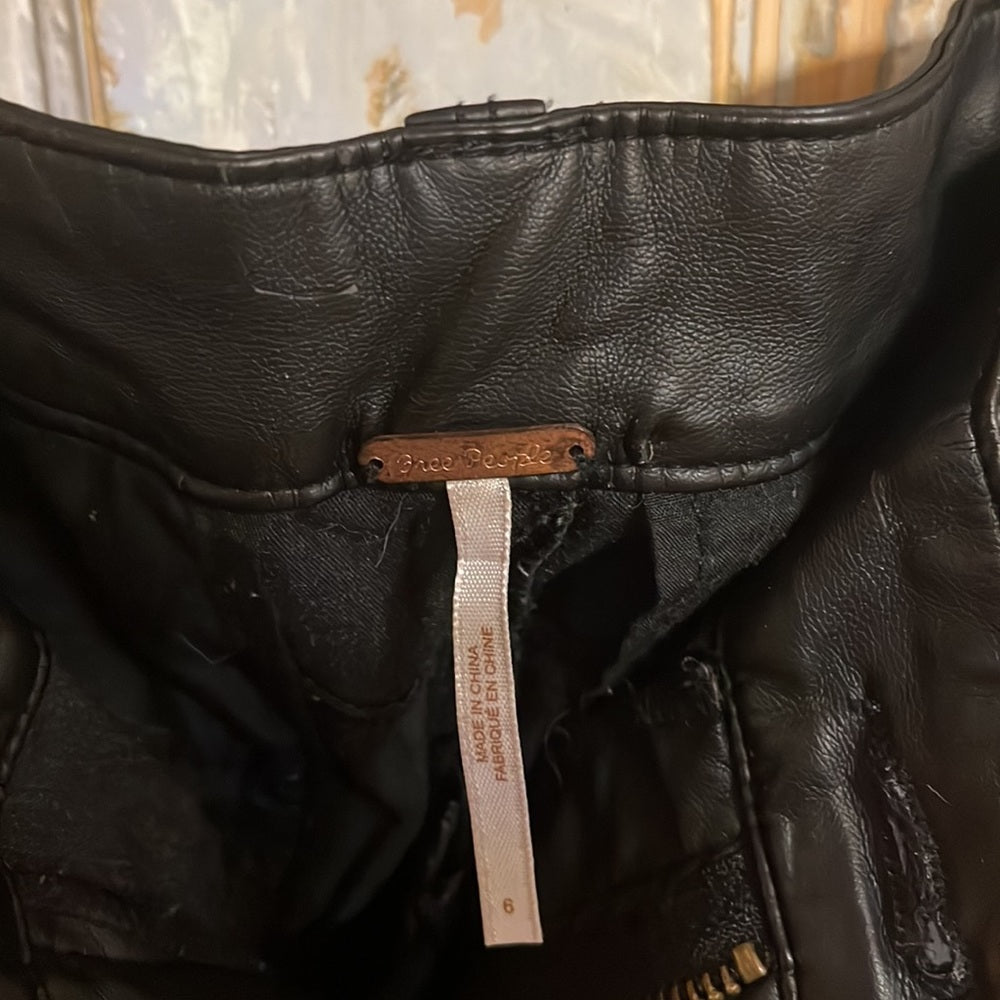 Free People vegan Black pleater Pants size 6