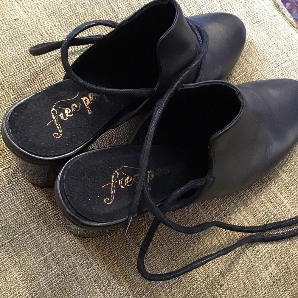 Free People high heel lace up Sz 39