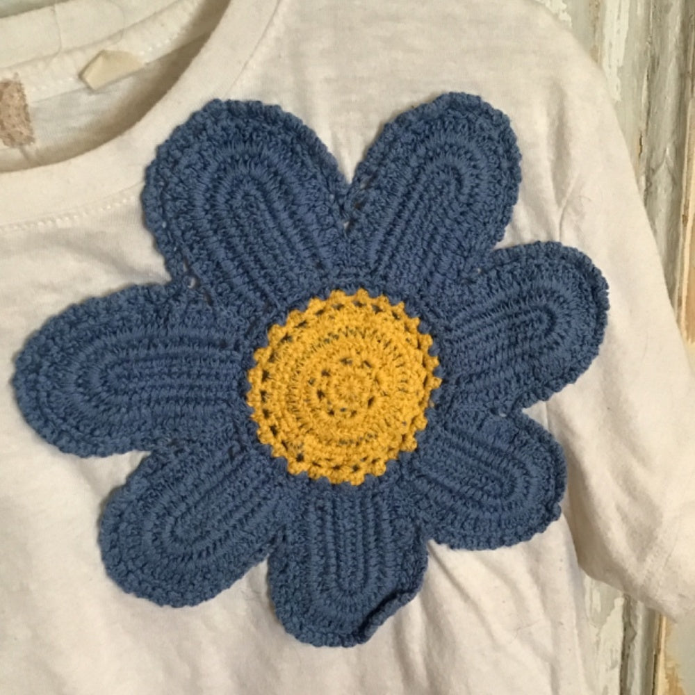 Altar’d State floral design short sleeve Sz M