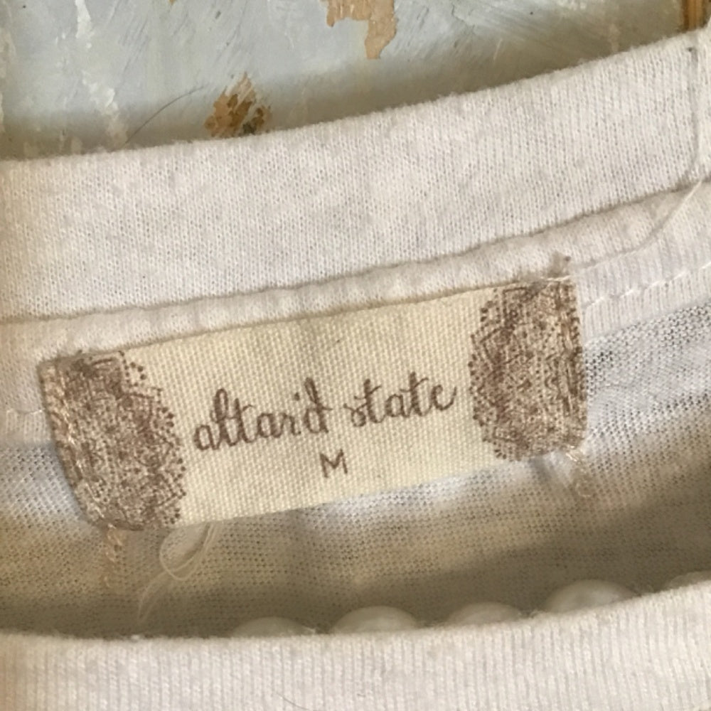 Altar’d State floral design short sleeve Sz M