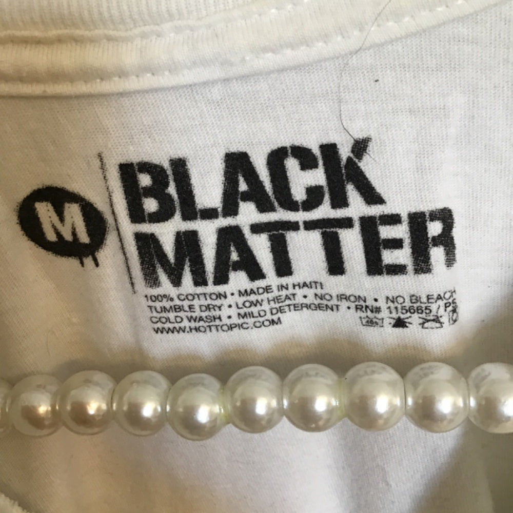 Black Matter kitten tee Sz M