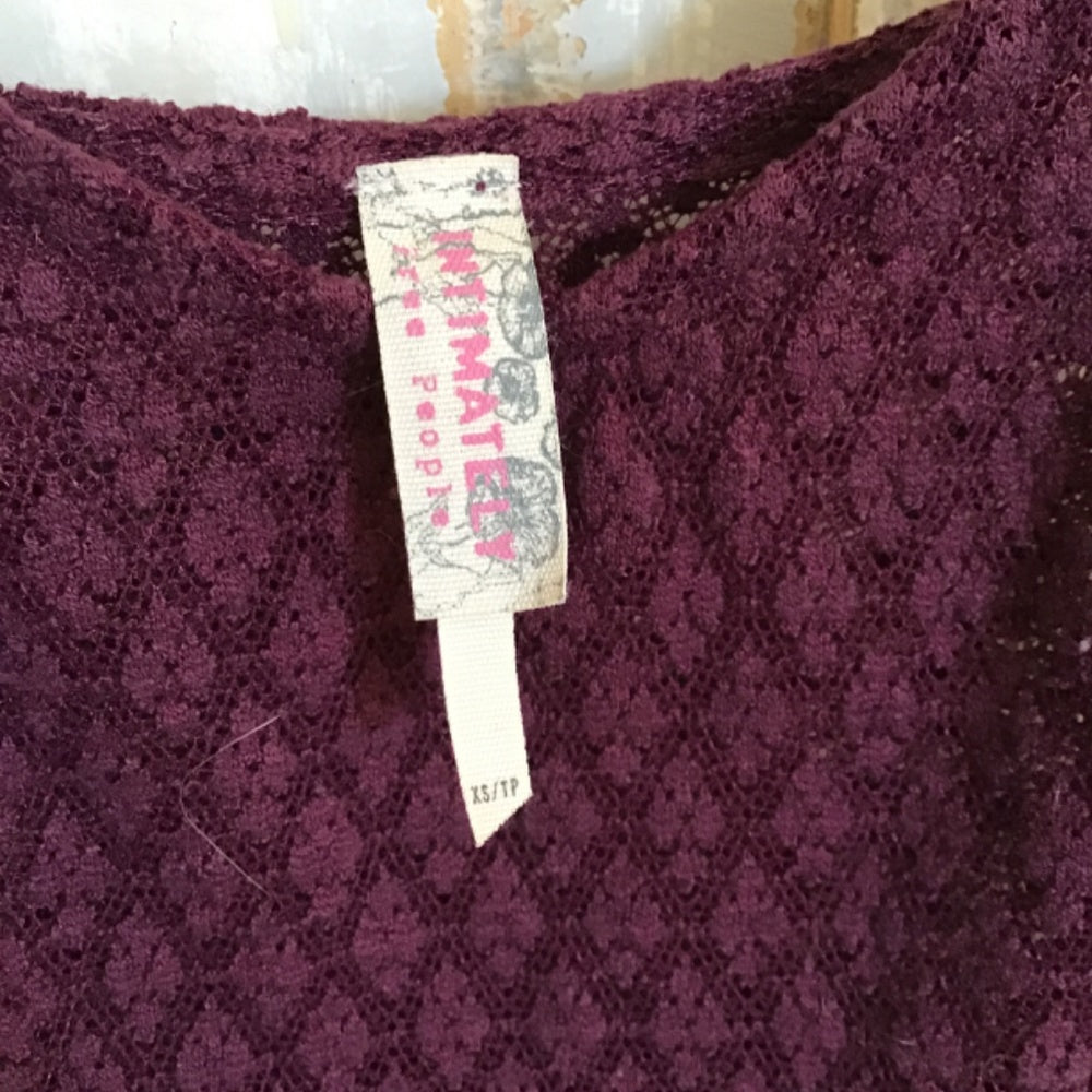 Free People maroon mini dress Sz Xs lace with slip
