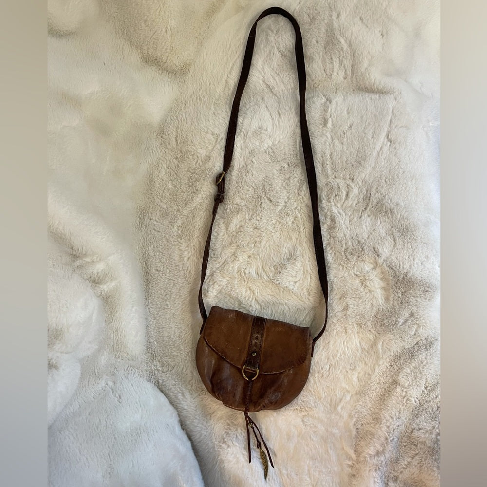 Lucky Brand Rare shoulder cow hide bag w/ Gold feather