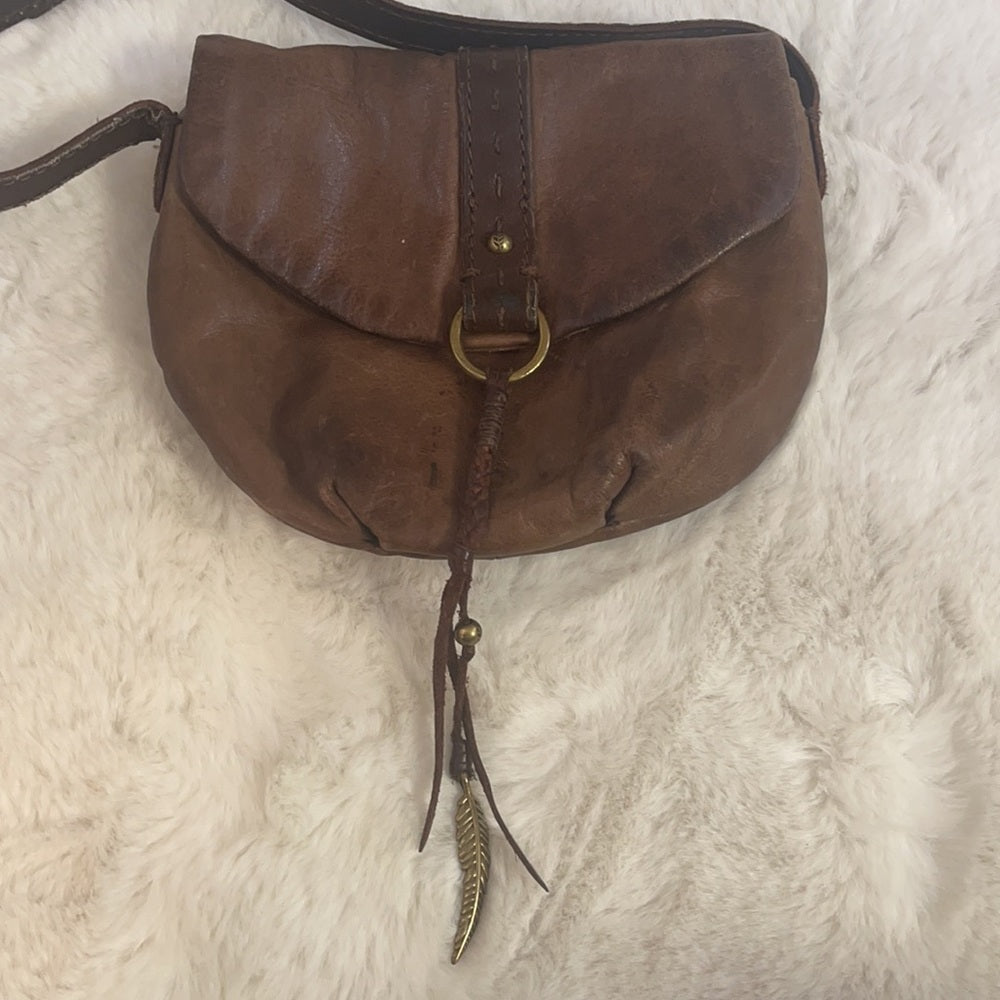 Lucky Brand Rare shoulder cow hide bag w/ Gold feather