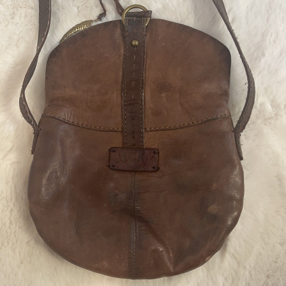 Lucky Brand Rare shoulder cow hide bag w/ Gold feather