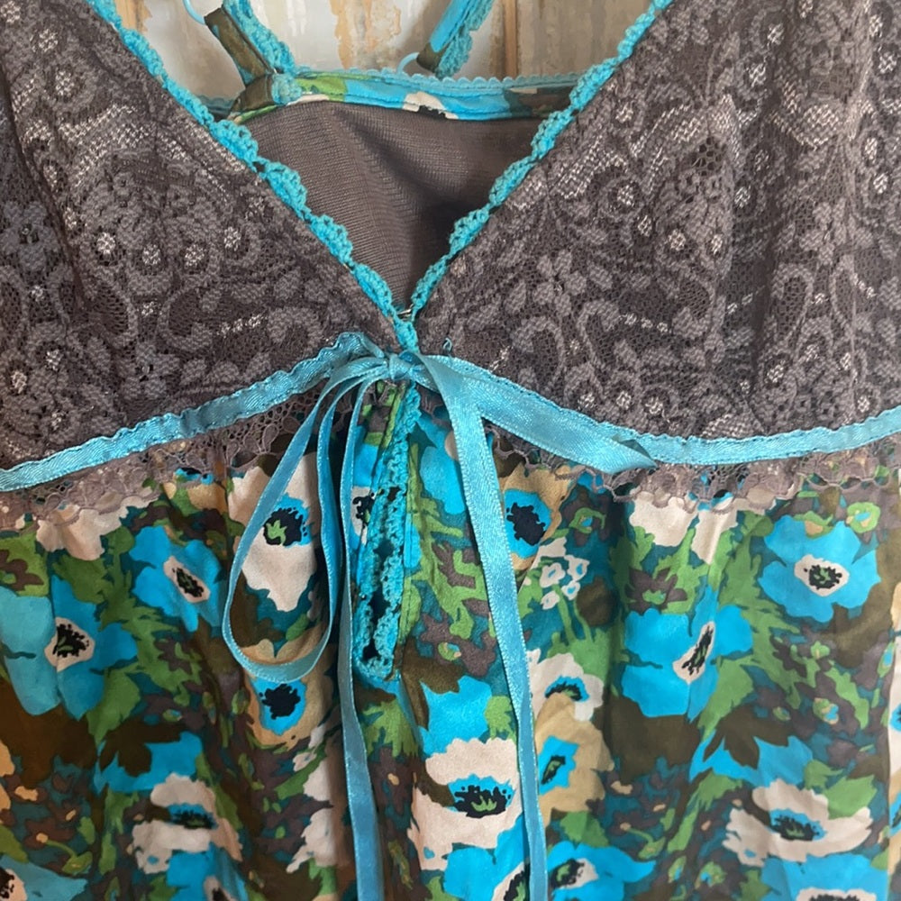 Vintage Free People flower blue & green  satin top night gown sz10 grey lace top