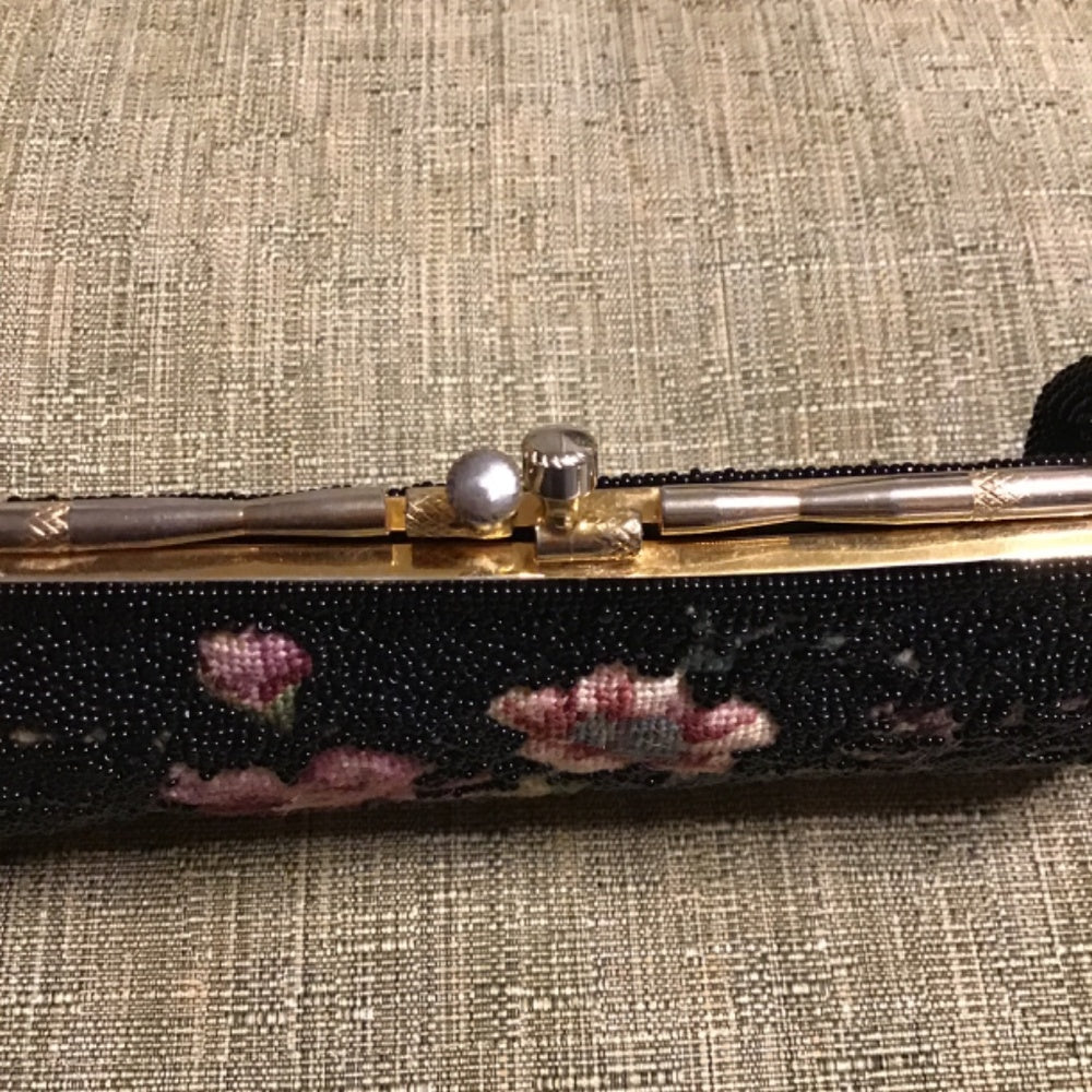 Creation of Kishua’s purse full glass beaded tapestry embroidered flowers gold
