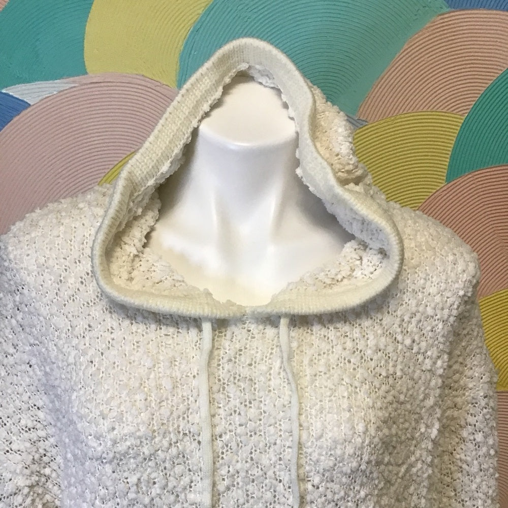 Cozy white sweater with hoodie size M