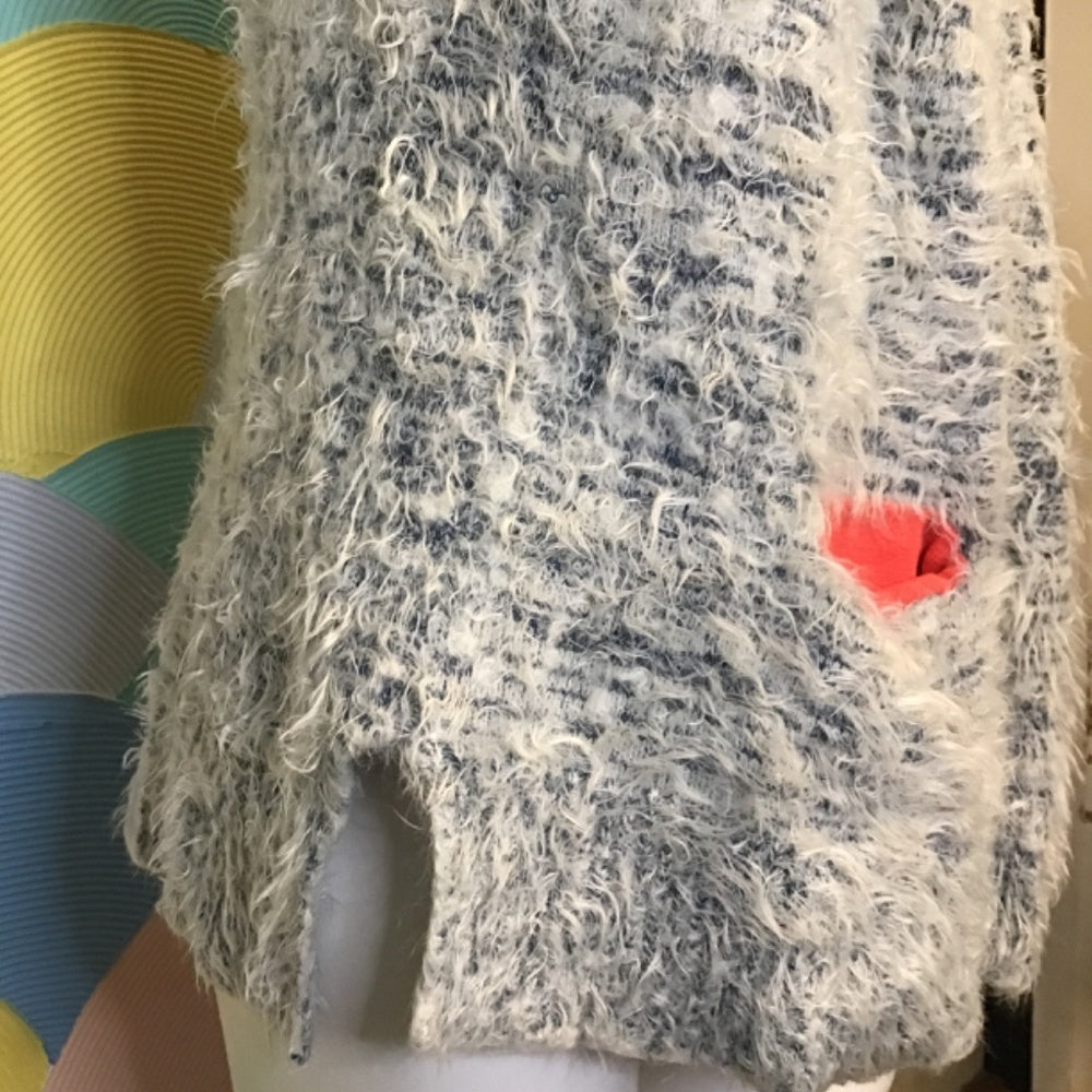 Aeropostale Sweater size M blue / white