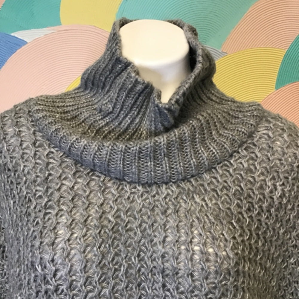 Lauren Conrad Sweater size OS