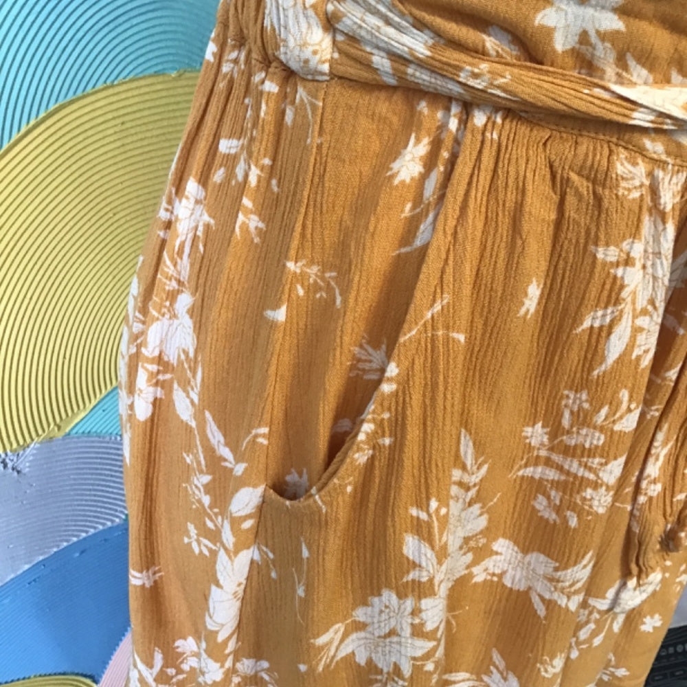 Wallflower green floral skirt Sz S