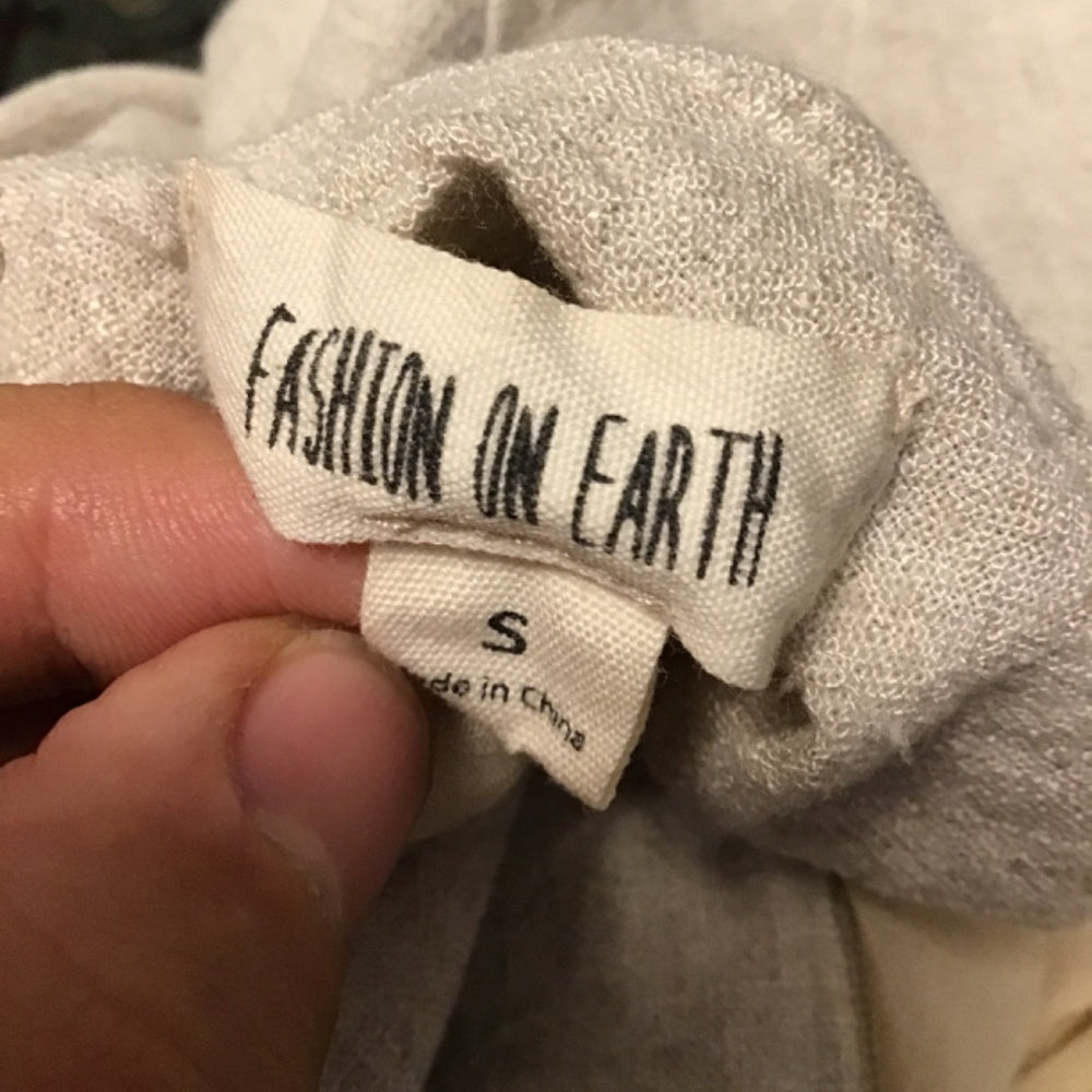 Fashion on Earth skirt with marble look buttons Sz S