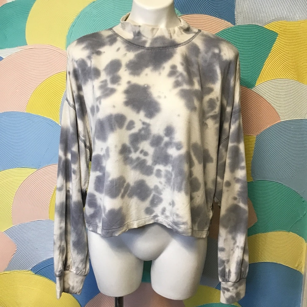 Wild Fable gray and white long sleeve Sz L