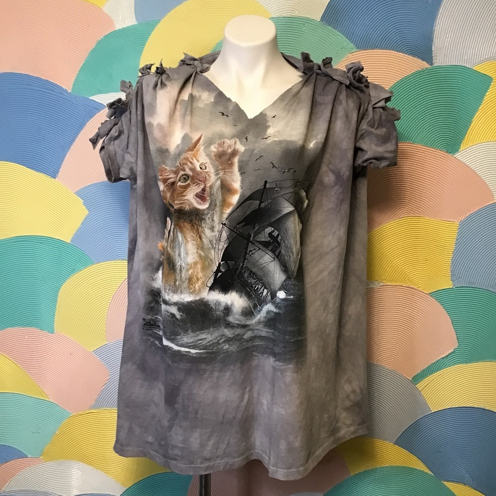 The Mountain cat themed hand cut and tied graphic tee Sz 3XL