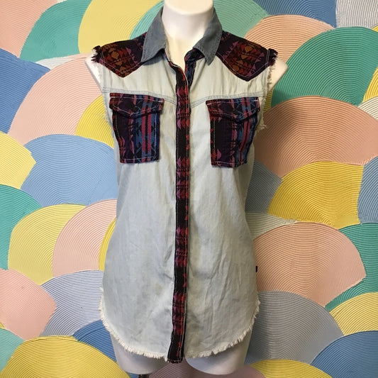 Kendall & Kylie open back indigenous themed Sleeveless button up Sz M