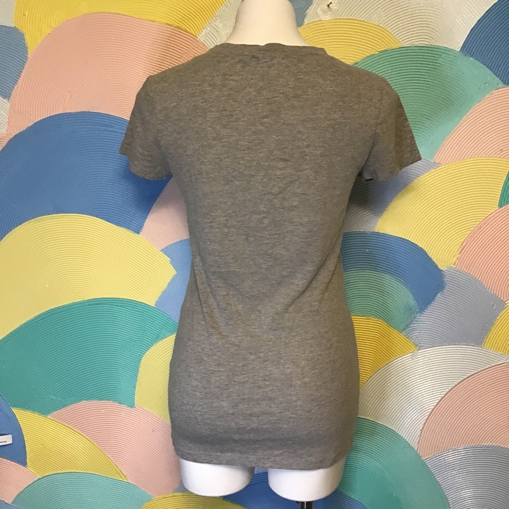 Zenana outfitters dry goods V neck shirt Sz M