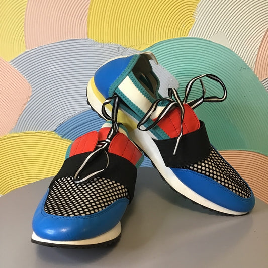 Steve Madden tennis shoes size 9