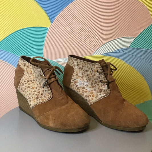 Toms Fall ankle boots size 9