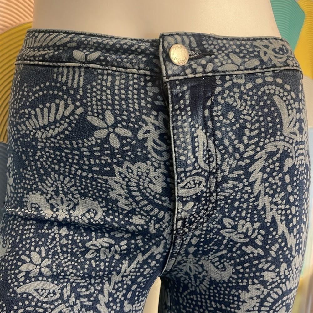 Free People Fun Funky Bellbottoms sz 24 embroidery, blue, and white paisley