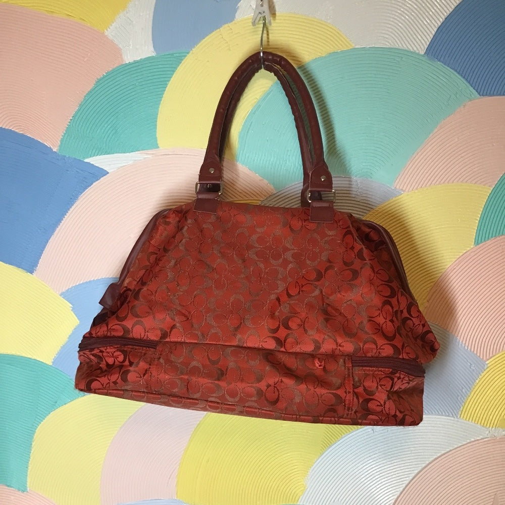 China town G travel bag red and maroon.