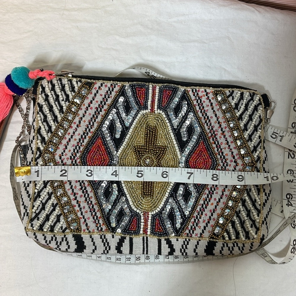 🎀 ExpressionsNYC beautiful beaded embellished bag