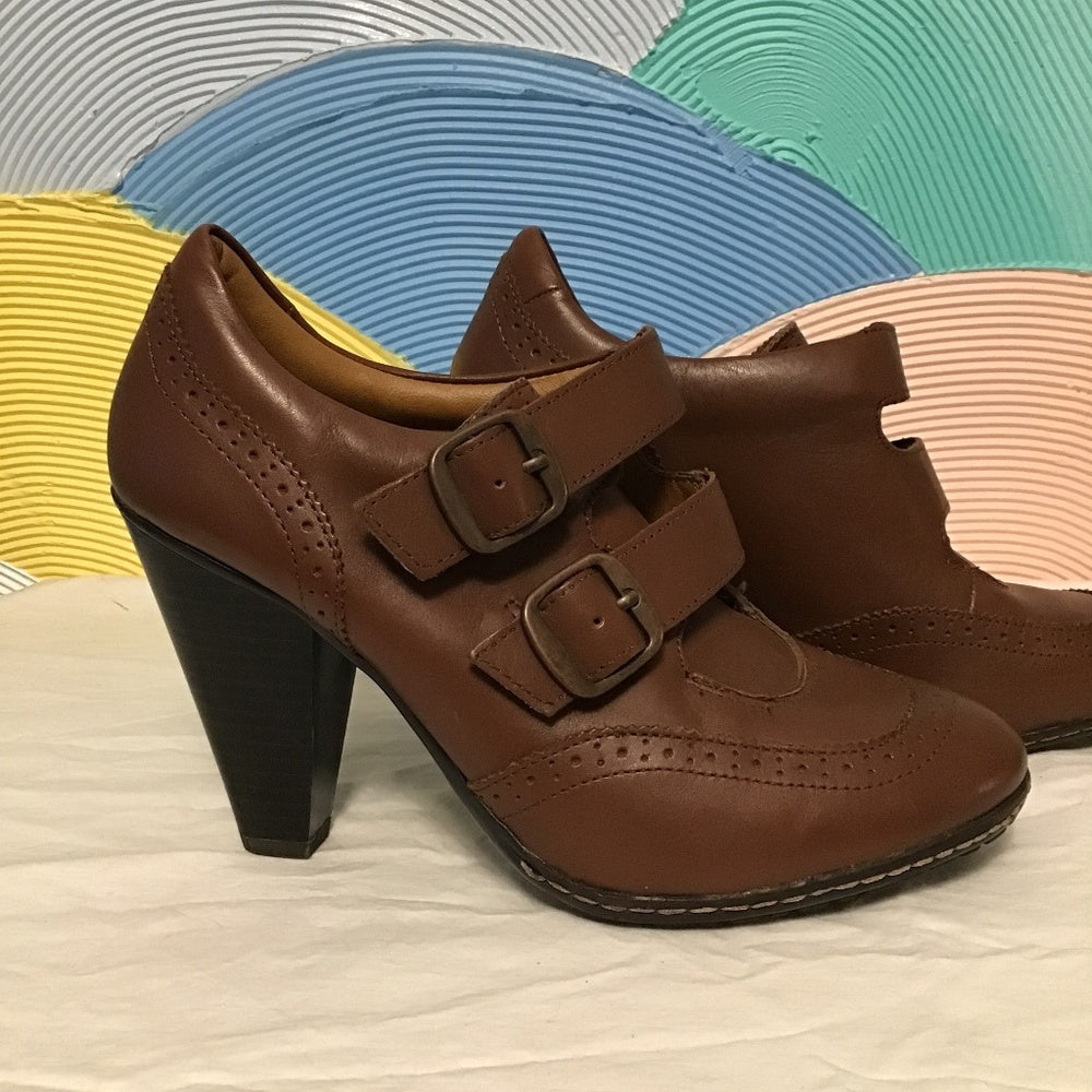 Euro soft by Sofft brown heels size 9
