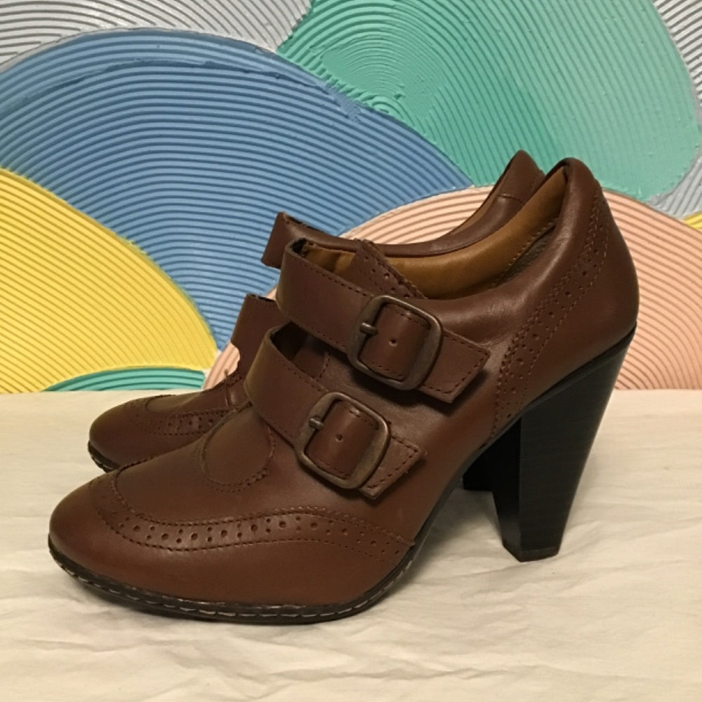 Euro soft by Sofft brown heels size 9