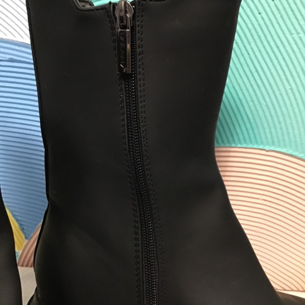 Unilady black zip up boots size 8