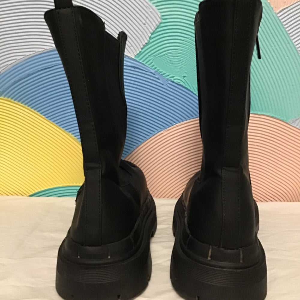 Unilady black zip up boots size 8