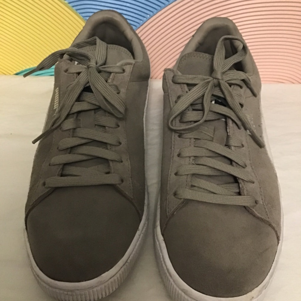 Puma Man suede tennis shoes size 11.5