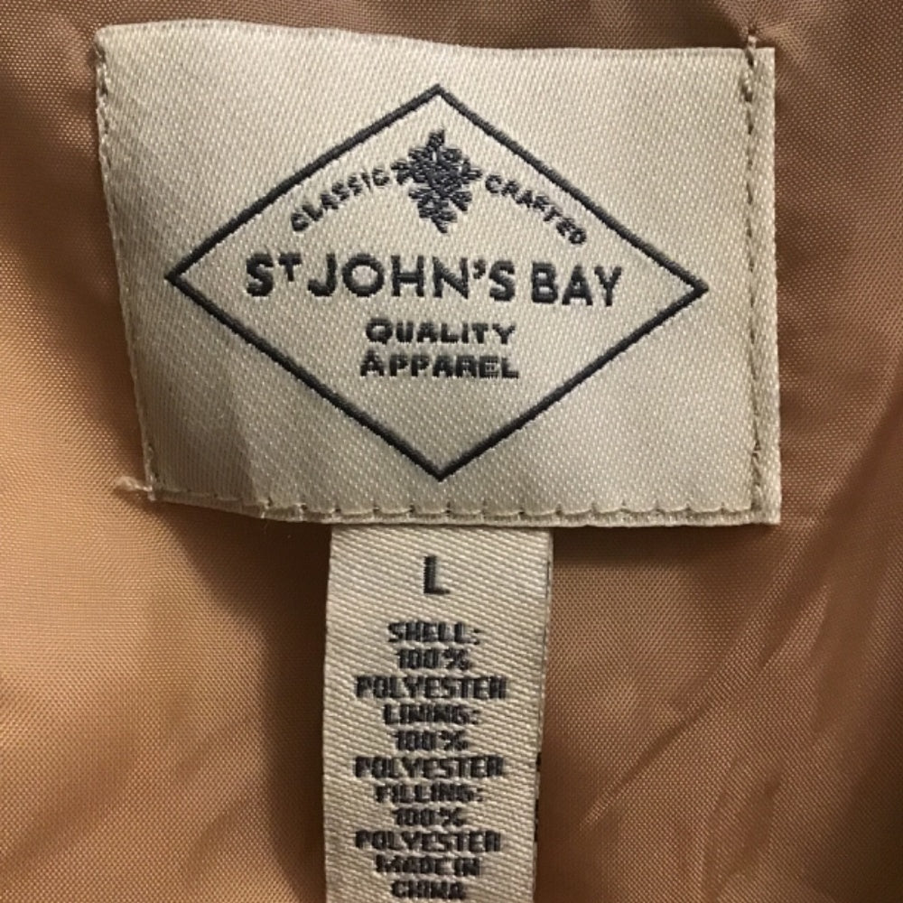 St John’s Bay winter puffy jacket size L color cream.