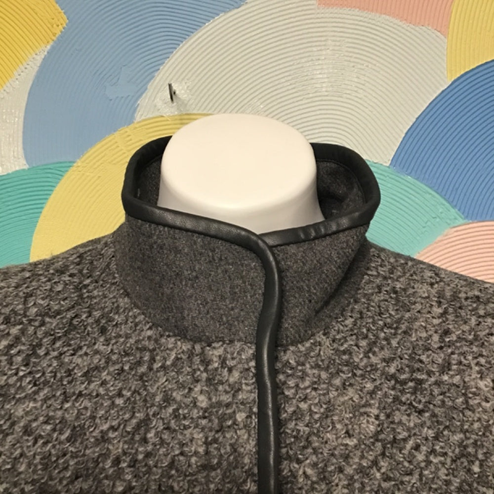 Vince Camuto gray trench coat size M perfect condition
