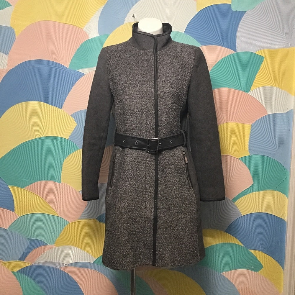Vince Camuto gray trench coat size M perfect condition